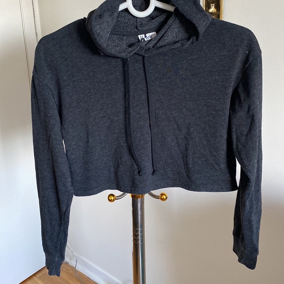 H&M ladies crop hoodie - Picture 2 of 6